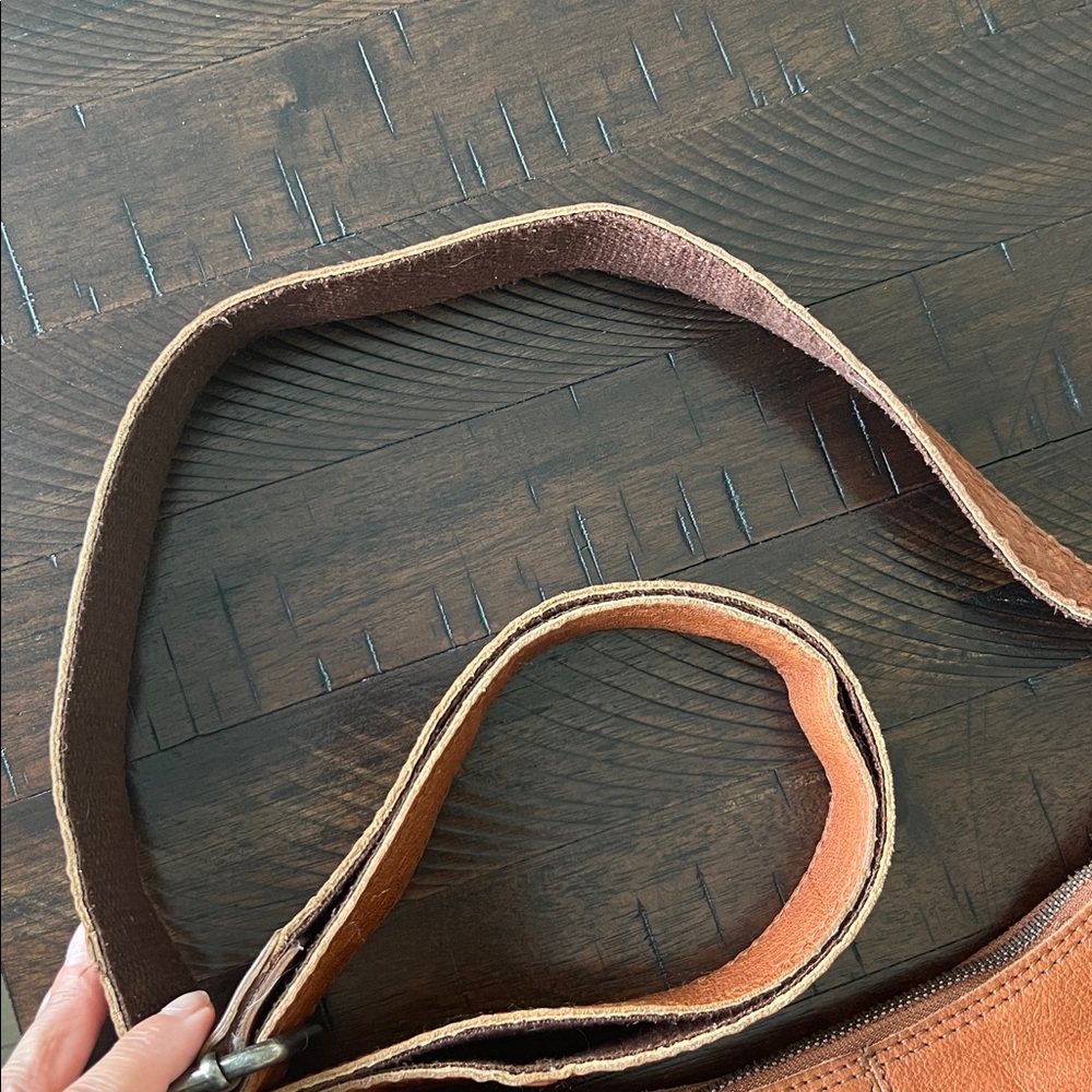 Spikes & Sparrow Leather Crossbody Bag - Picture 3 of 9